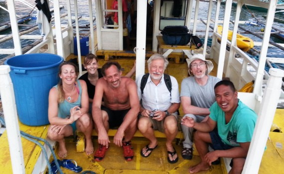 Coron - Apo Reef - 31 - Thee Team