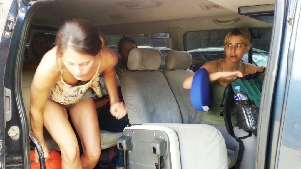 Port Barton - To El Nido - Minivan