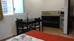 valladolid-gayser-kitchenette