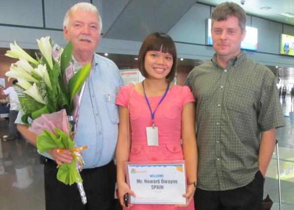 picking-up-guests-at-vietnam-airport